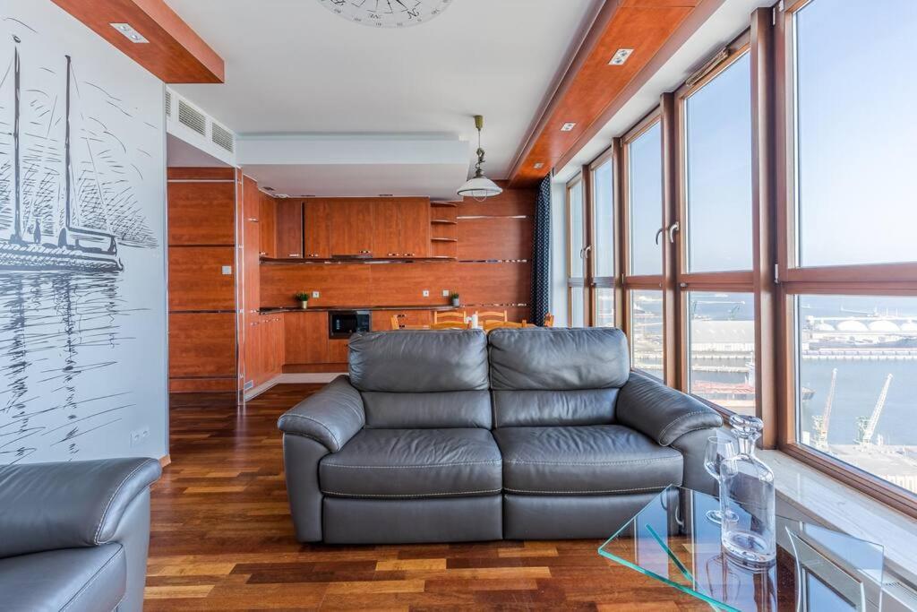 Golden Apartments An Hryniewickiego 6A Гдиня Екстериор снимка