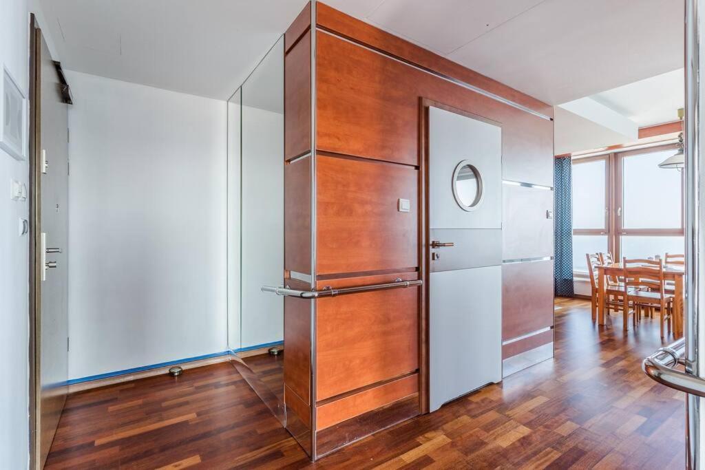 Golden Apartments An Hryniewickiego 6A Гдиня Екстериор снимка
