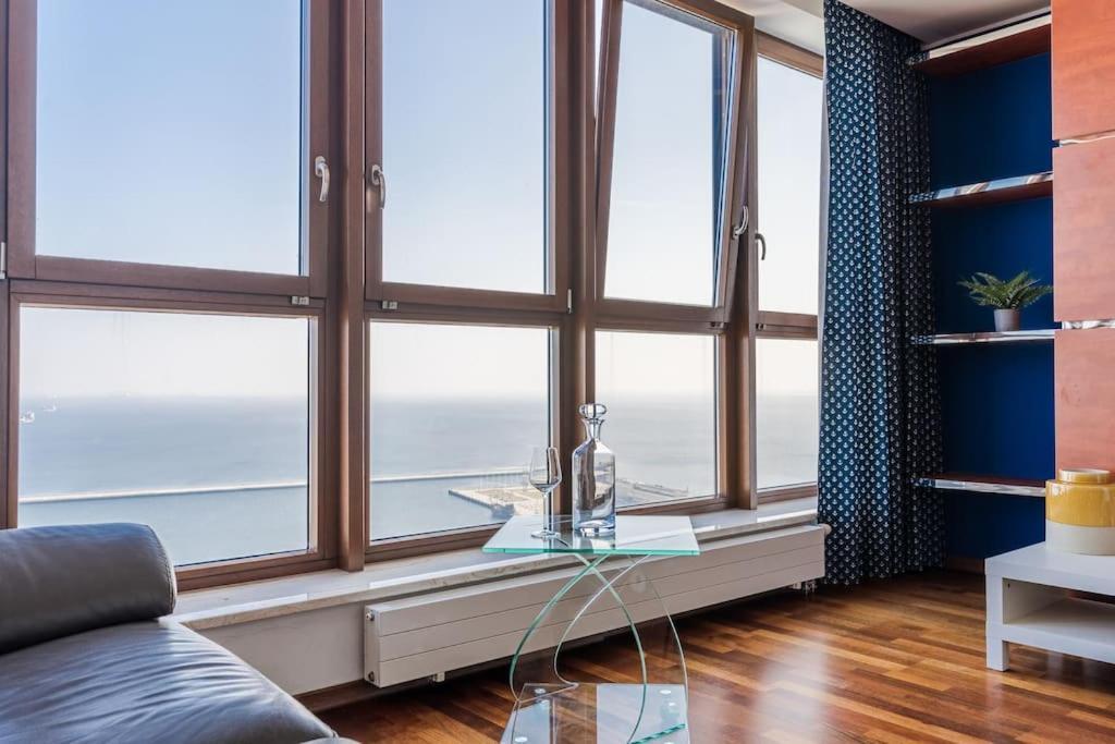Golden Apartments An Hryniewickiego 6A Гдиня Екстериор снимка